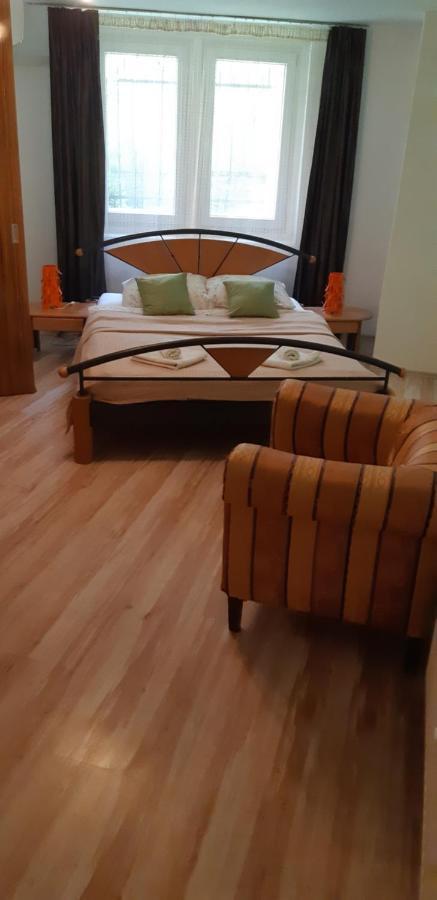 Apartments Olivia พูลา ภายนอก รูปภาพ