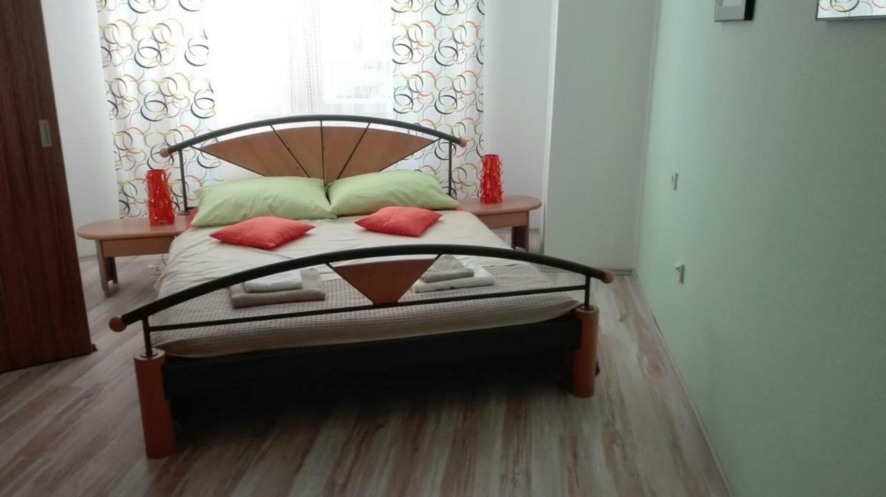 Apartments Olivia พูลา ภายนอก รูปภาพ