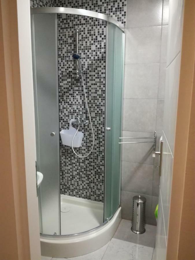 Apartments Olivia พูลา ภายนอก รูปภาพ