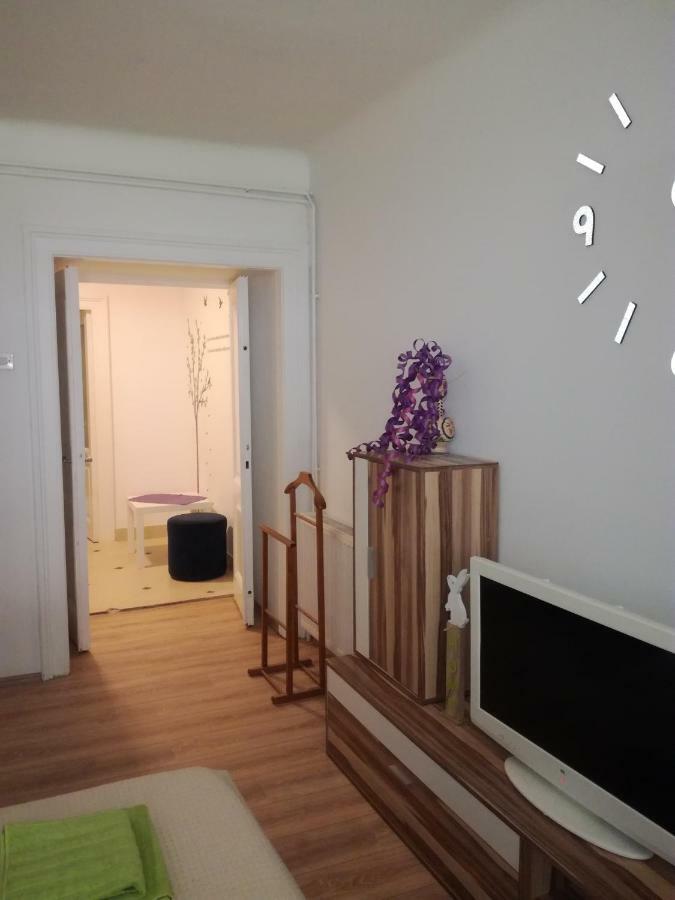 Apartments Olivia พูลา ภายนอก รูปภาพ