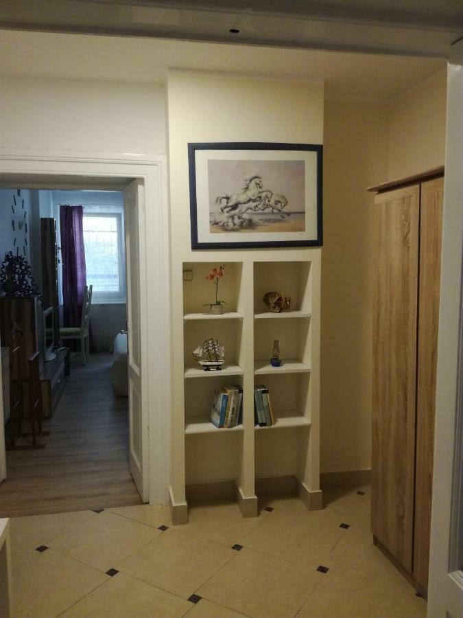 Apartments Olivia พูลา ภายนอก รูปภาพ