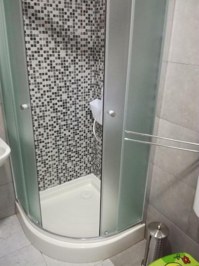 Apartments Olivia พูลา ภายนอก รูปภาพ